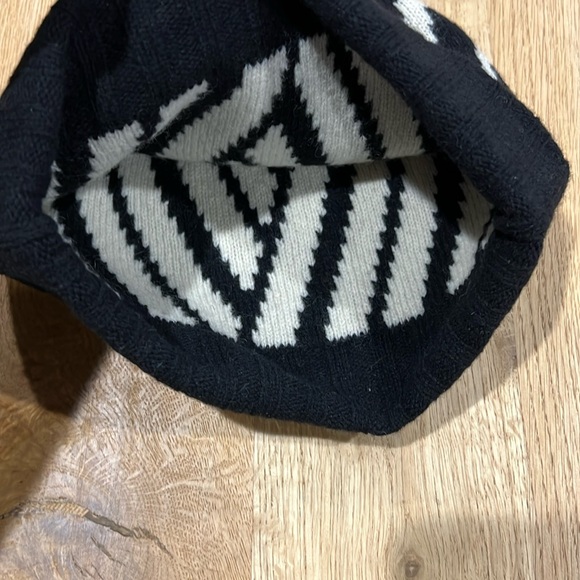 J Crew Winter Hat - Picture 2 of 3